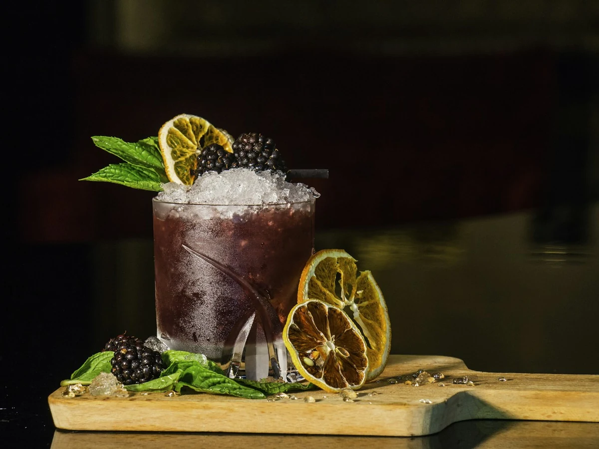 Bartending course Toronto — Smart Serve certification and responsible alcohol service training
